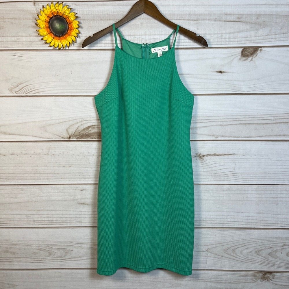 SHE SKY Green‎ Textured Sleeveless Halter Neck Sheath Dress Size S